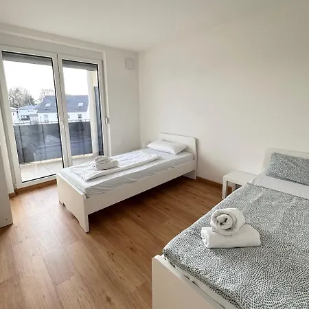 Komplett Moeblierte Zentrale Lage Apartman *